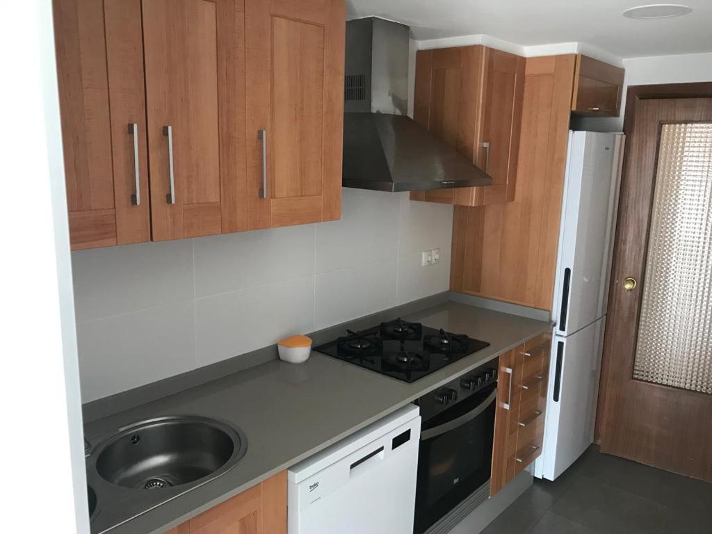 Apartamento En Complejo Residencial Con Piscina Y Garaje Frente Al Mar Valencia Eksteriør billede